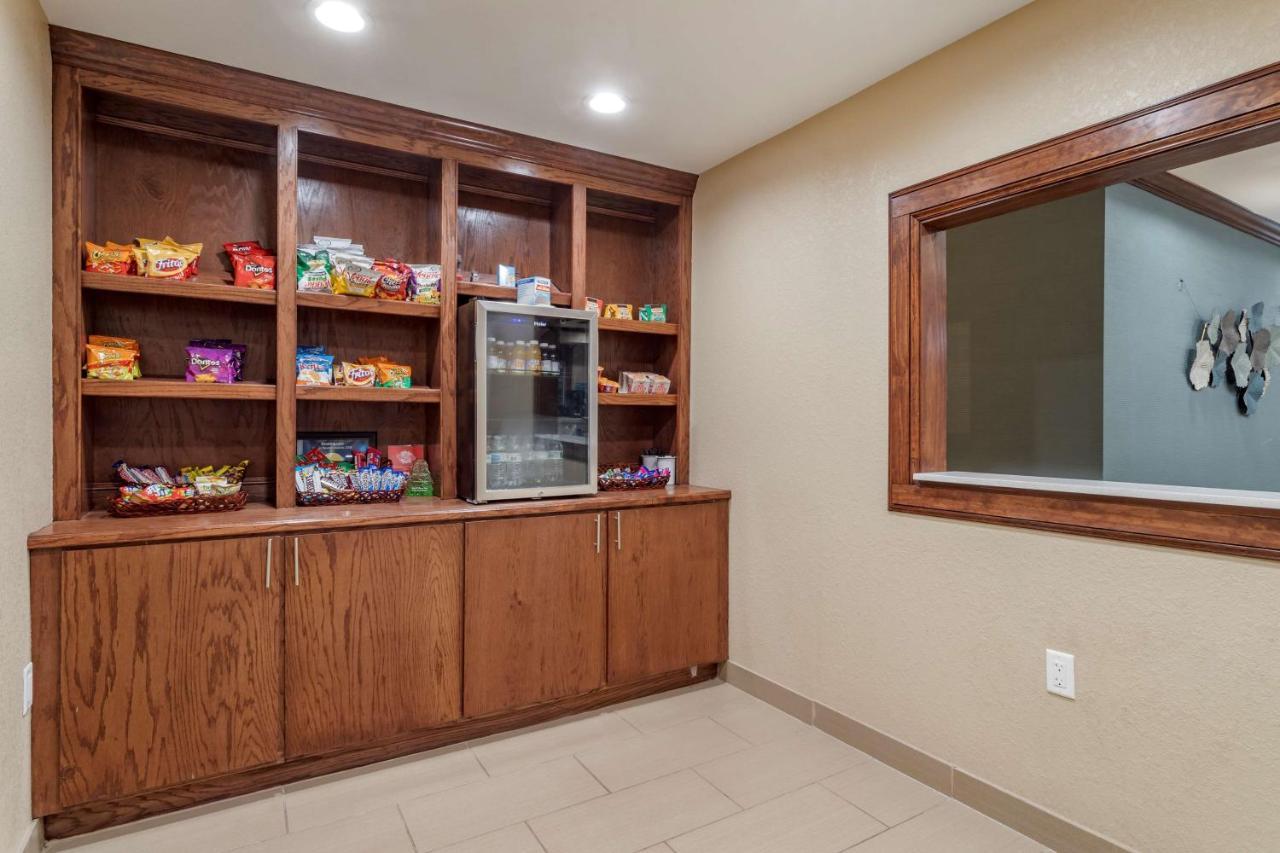 Best Western Plus Galveston Suites Экстерьер фото