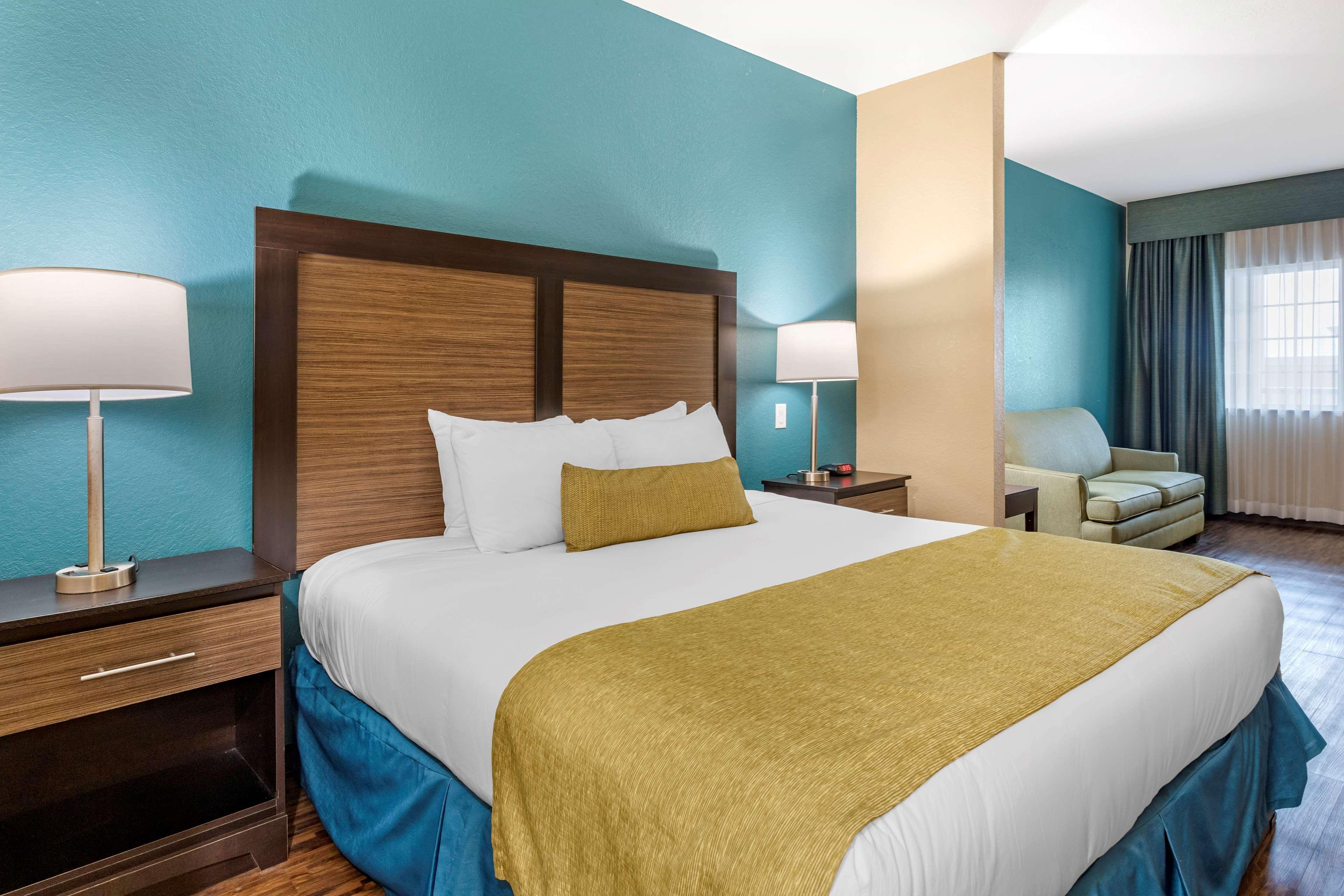 Best Western Plus Galveston Suites Экстерьер фото