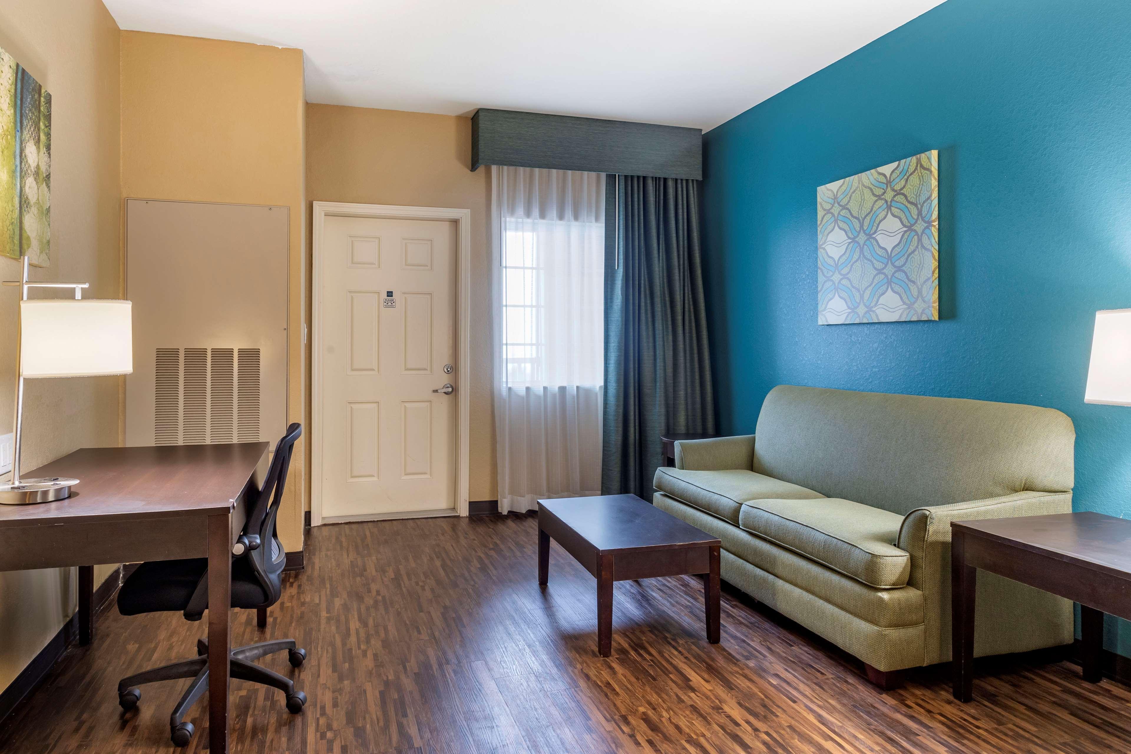 Best Western Plus Galveston Suites Экстерьер фото