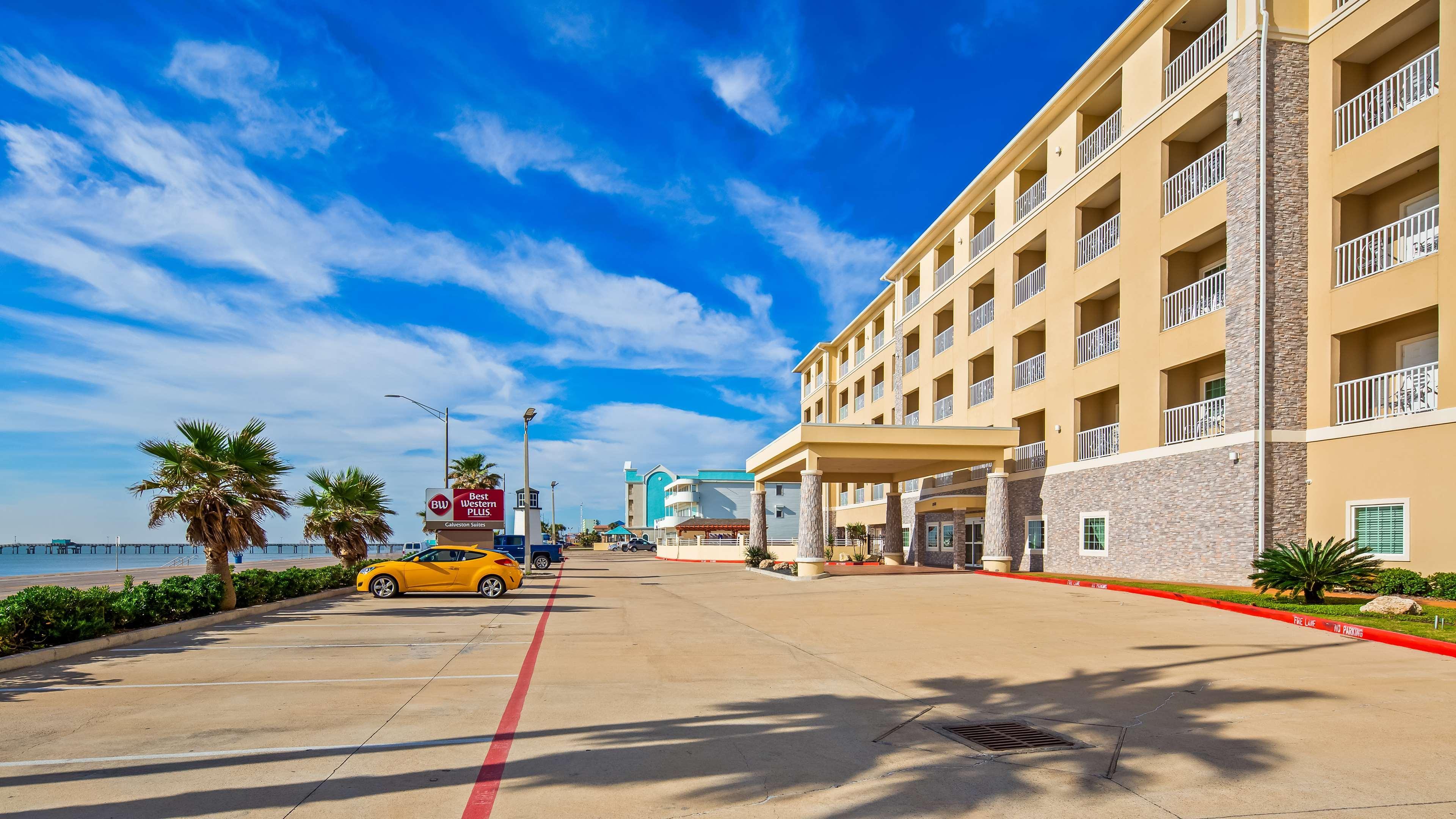 Best Western Plus Galveston Suites Экстерьер фото