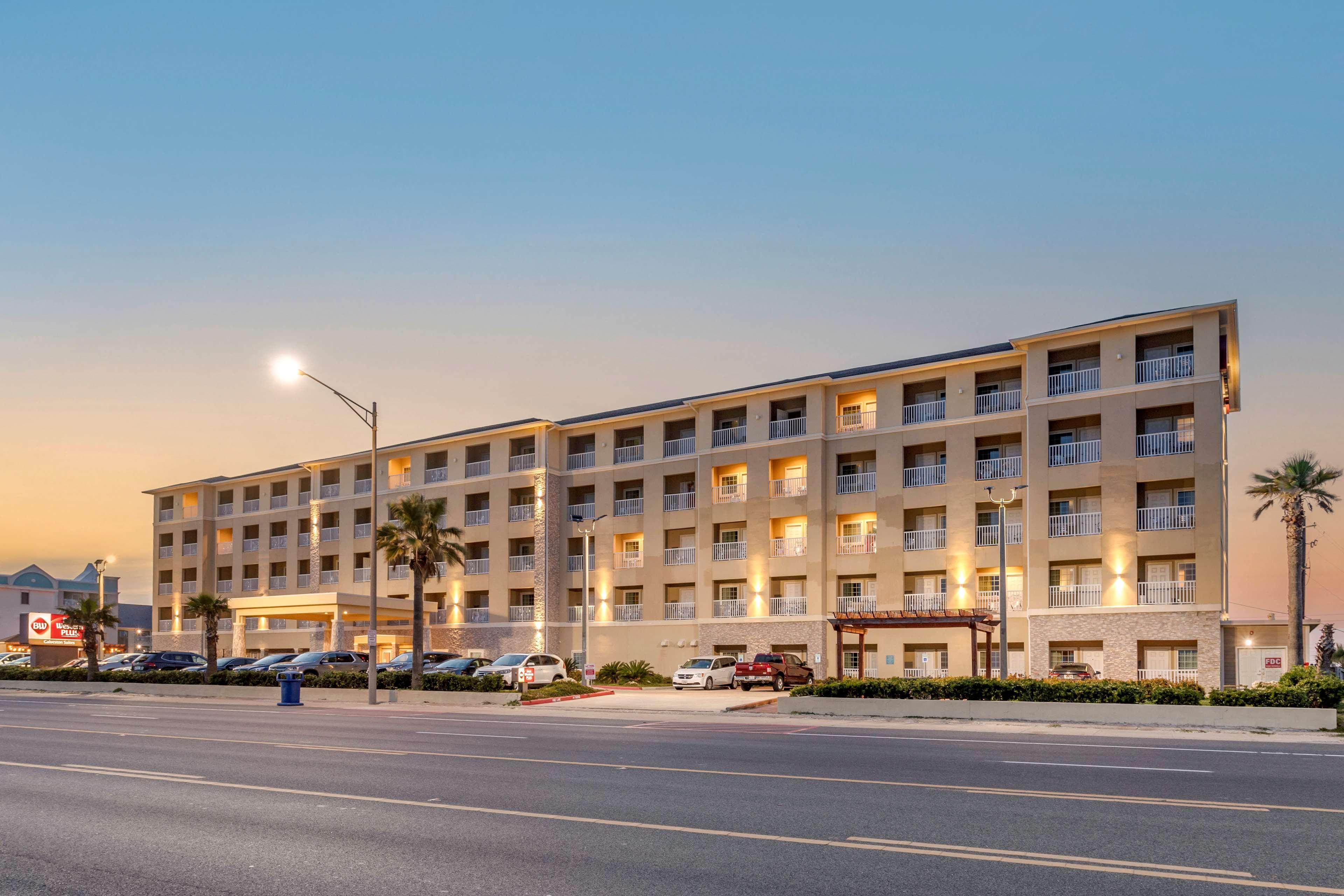 Best Western Plus Galveston Suites Экстерьер фото